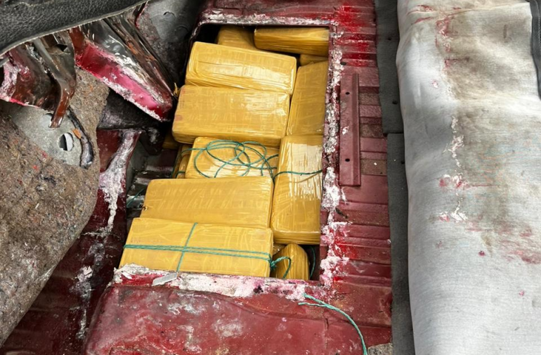 Más de 250 kilos de droga fueron decomisados en Latacunga.