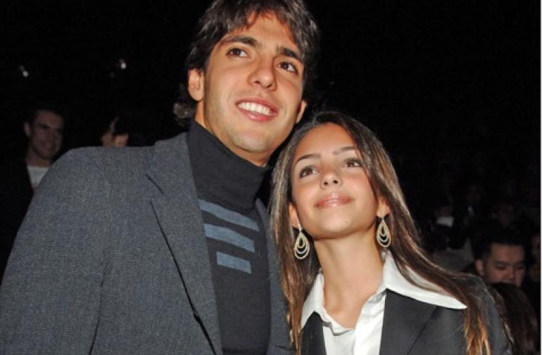El exfutbolista Kaká y Caroline Celico.jpg