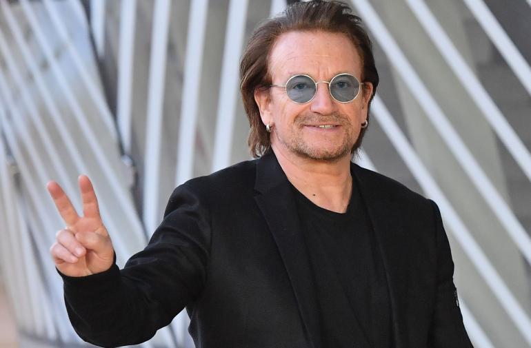 Un día como hoy nace el cantante Bono, líder de la banda U2