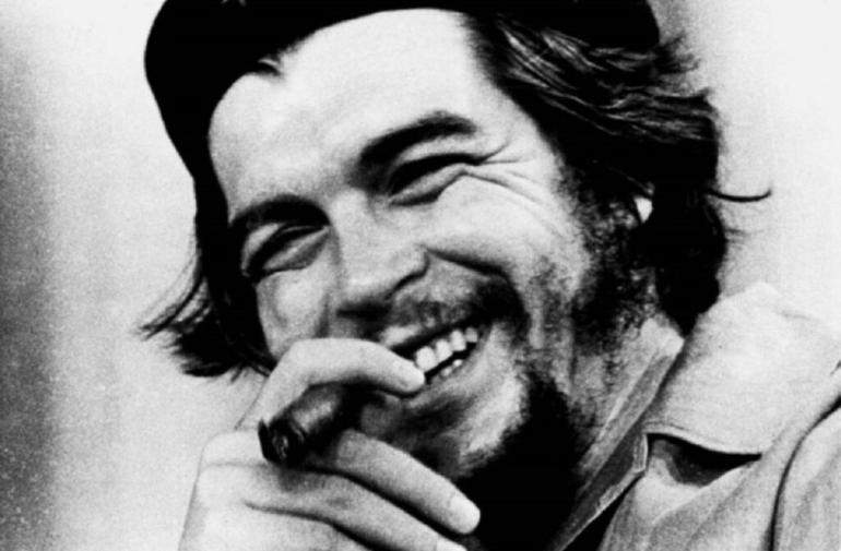 Ernesto Che Guevara visitó a Argentina un día como hoy.