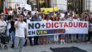 Decenas de venezolanos se manifestaron de forma pacífica este sábado en Zaragoza para pedir la libertad de su país natal y denunciar, con las actas en la mano, el fraude de los recientes comicios presidenciales del 28 de julio.