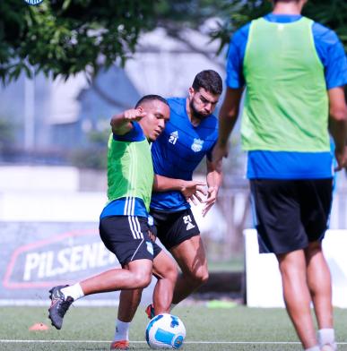 Alexander gonzalez práctica emelec