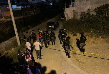 La Policía llegó al sitio del barrio El Porvenir, de Manta, donde ocurrió el ataque.