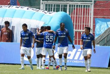 El gol de Alexander González de Emelec en el Bellavista.