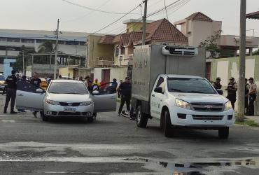 Manta se 'tiñó' de rojo sangre: una mujer fue asesinada.