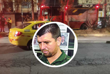 En este taxi se movilizaba Julio David Mendoza López, quien fue acribillado junto a otras tres personas.