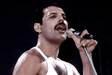 1991: Freddie Mercury revela que padece sida y fallece al día siguiente