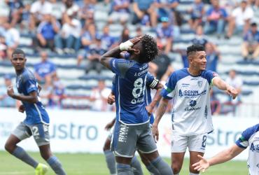 Emelec sacó un empate ante Técnico Universitario.