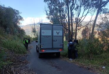 En Pelileo, los dos cuerpos fueron encontrados en una quebrada.