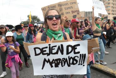 Quito - Marchas - No violencia