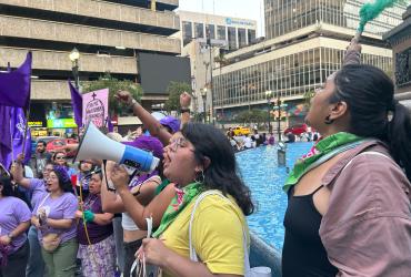 Colectivos feministas marcharon por la eliminación de Violencia de Género.