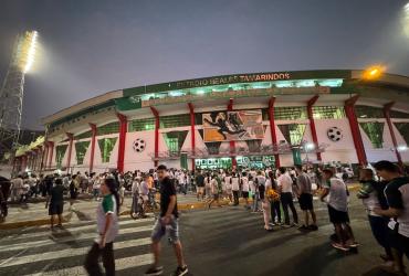 Una fiesta se vive en el estadio Reales Tamarindos.