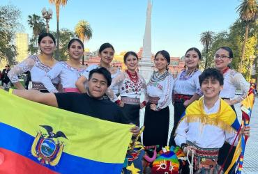 Grupo de estudiantes ecuatorianos en Argentina.