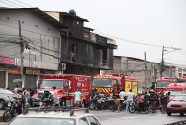 El inmueble afectado por incendio en la vía a Daule, Guayaquil.