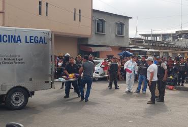 Los cuerpos fueron llevados por Medicina Legal en La Libertad.