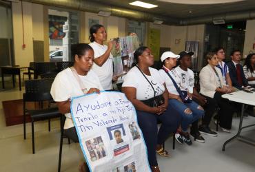 Las familias de los niños desaparecidos de Guayaquil estuvieron presentes en la rueda de prensa de este 23 de diciembre.