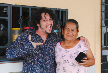 Felipe Crespo y La abuelita de la tienda