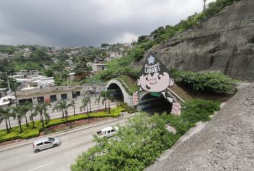 Tunel San Eduardo en Guayaquil