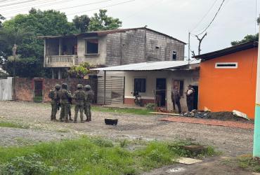 OPERATIVO DE MILITARES EN MATA DE CACAO