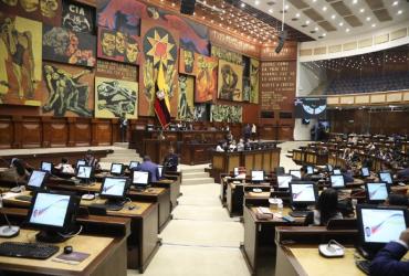 “Sería una novelería cambiar la constitución en Ecuador”, dicen especialistas