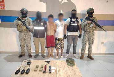 detenidos con armas en el suburbio