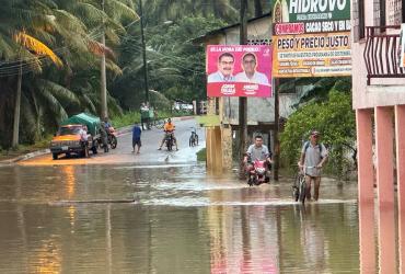 Intensas lluvias provocaron la crecida de algunos ríos en Portoviejo.