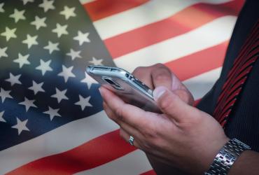 ¿Te pueden revisar el celular al entrar a EE.UU.? Así funcionan los controles