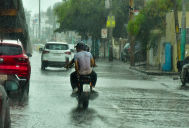 Imágenes de la lluvia que se registró la tarde de este 27 de marzo en Guayaquil.