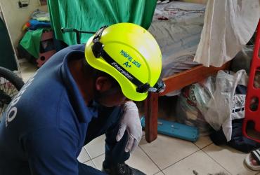 Bomberos llegaron a la escena donde se corroboró los dos fallecimientos
