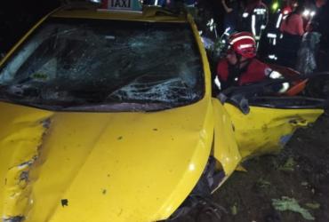 Taxi voló a una quebrada de Cotocollao
