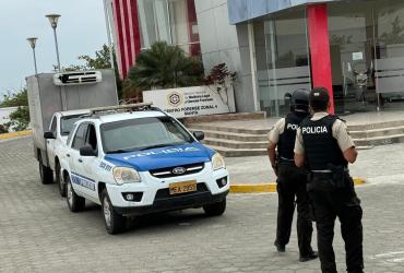 El cadáver de la fémina extranjera permanece en el Centro Forense de Manta.