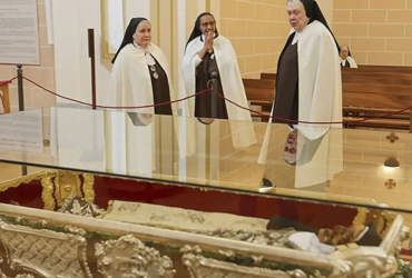 Exhiben en España el cuerpo incorrupto de Santa Teresa de Jesús