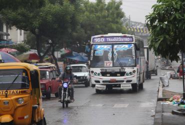 Buses suspendieron actividades por violencia en Flor de Bastión.