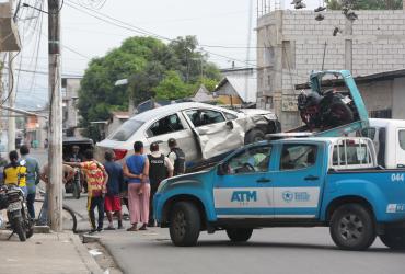 La moto donde viajaba la víctima se impactó contra el lado derecho de este vehículo.