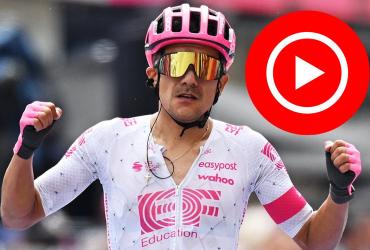 Richard Carapaz este jueves 22 va por la Etapa 12 del Giro de Italia.