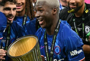 Moisés Caicedo, el primer jugador de Ecuador en conquistar la Conference League