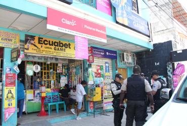 Local comercial de Durán fue atacado a balas.