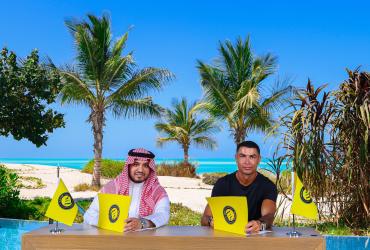 Cristiano Ronaldo, Al Nassr, renovación contrato, millonario sueldo, futbolista mejor pagado