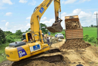 Ya comenzó la construcción de las vías de acceso al Quinto Puente.