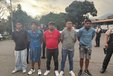 Cinco personas fueron detenidas tras un operativo policial que permitió frustrar el secuestro de un ciudadano en Loja.