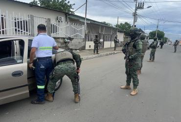Militares se desplegaron en Manta y Portoviejo.