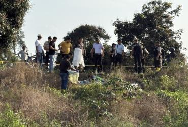El ataque con armas largas dejó tres fallecidos en la cuneta.