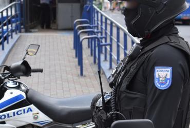 Policía investigado - Policía acoso - Policía Ecuador