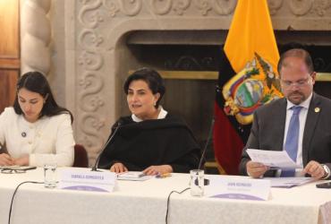 La canciller Sommerfeld y los ministros Reimberg y Moya.