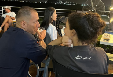 Luisao Rostro Económico y Mare Cevallos fueron captados en un restaurante de Guayaquil.