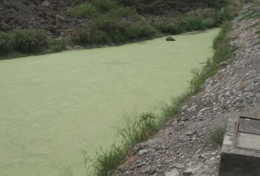 Esta es una de las evidencias de aguas contaminadas en Guayaquil que presentó Noboa.
