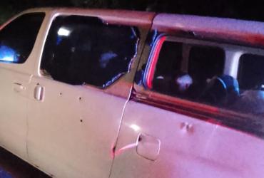 Vehículo en el que se movilizaba pareja atacada a tiros