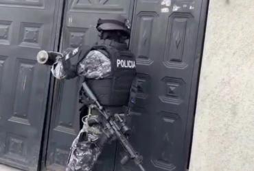 Policías capturados en Manta