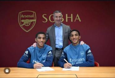 Holger y Edwin Quintero, talentos de Independiente del Valle, firmaron un pre-contrato con Arsenal y ya fueron guiados por Piero Hincapié en Londres.