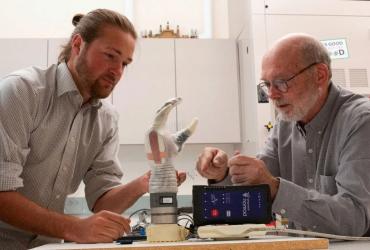 Mano biónica desarrollada por la Universidad de Utah